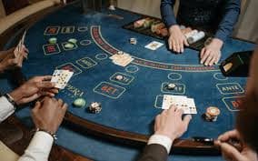 Antarmuka meja Teen Patti live di mejahoki dengan kontrol taruhan dan statistik pemain